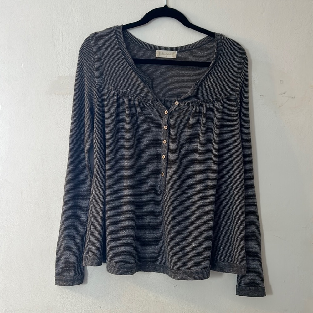 Charcoal grey Altar’d State long sleeve